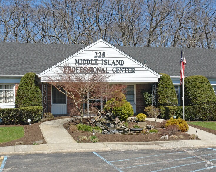 More Photos Of 225 Middle Country Rd, Middle Island Office For Lease