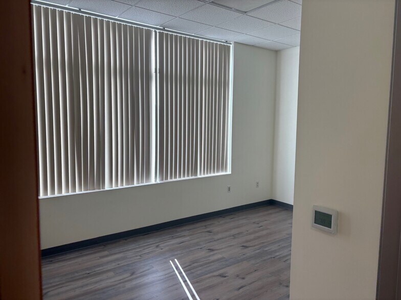 More Photos Of 15342 El Prado Rd, Chino Loft Creative Space For Lease