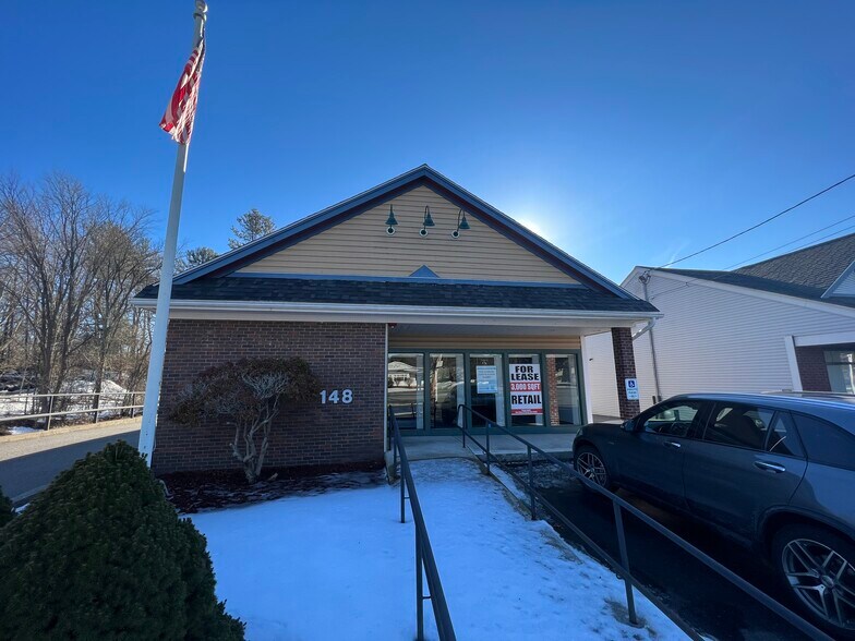 More Photos Of 148 Great Rd, Stow Bank For Lease