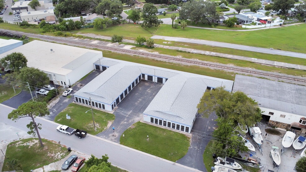More Photos Of 3500 Morris St N, Saint Petersburg Self Storage For Lease