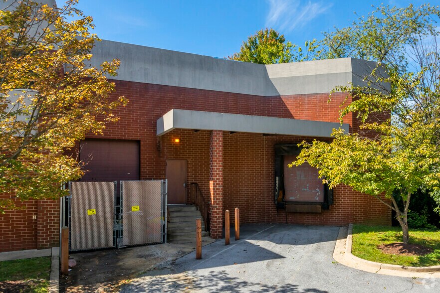 More Photos Of 831 Russell Ave, Gaithersburg Freestanding For Lease