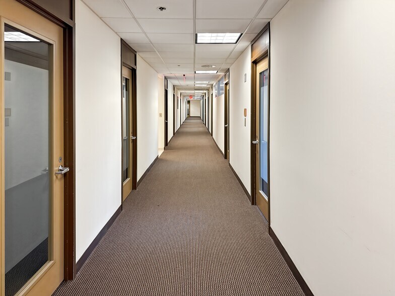 More Photos Of 3 Bethesda Metro Center, Bethesda Coworking Space