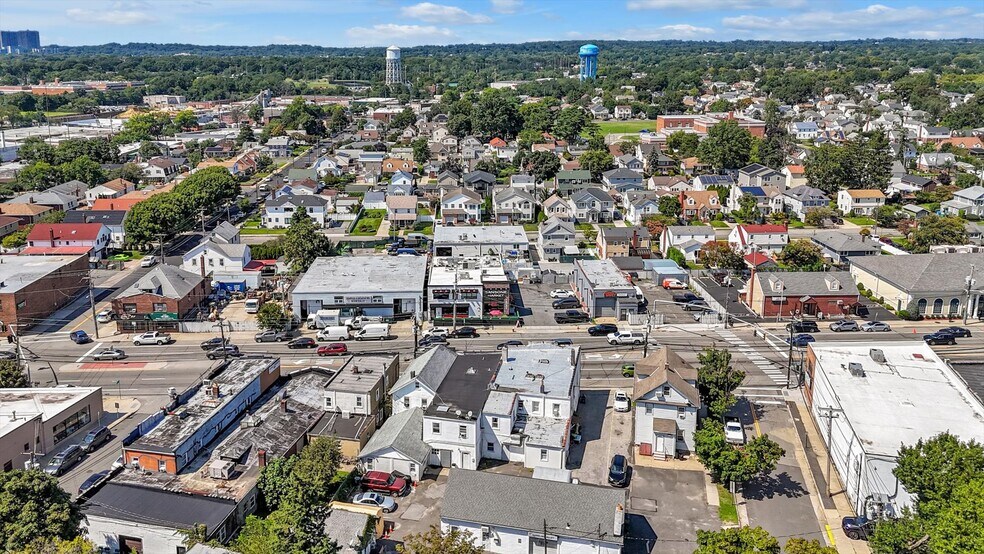 More Photos Of 2178-2192 Jericho Tpke, New Hyde Park Storefront Retail Residential For Sale