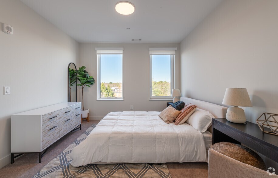 More Photos Of 39 Trotter Rd, Weymouth Apartments For Lease