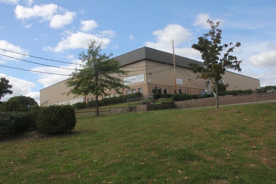 More Photos Of 120 Kenyon Dr, Lakewood Warehouse For Lease