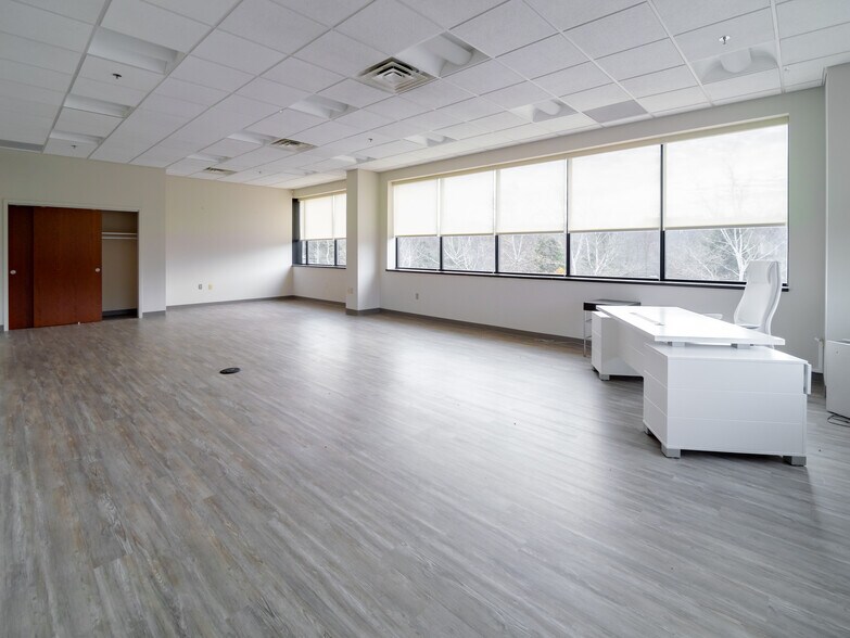 More Photos Of 45 Technology Dr, Warren Office For Sale