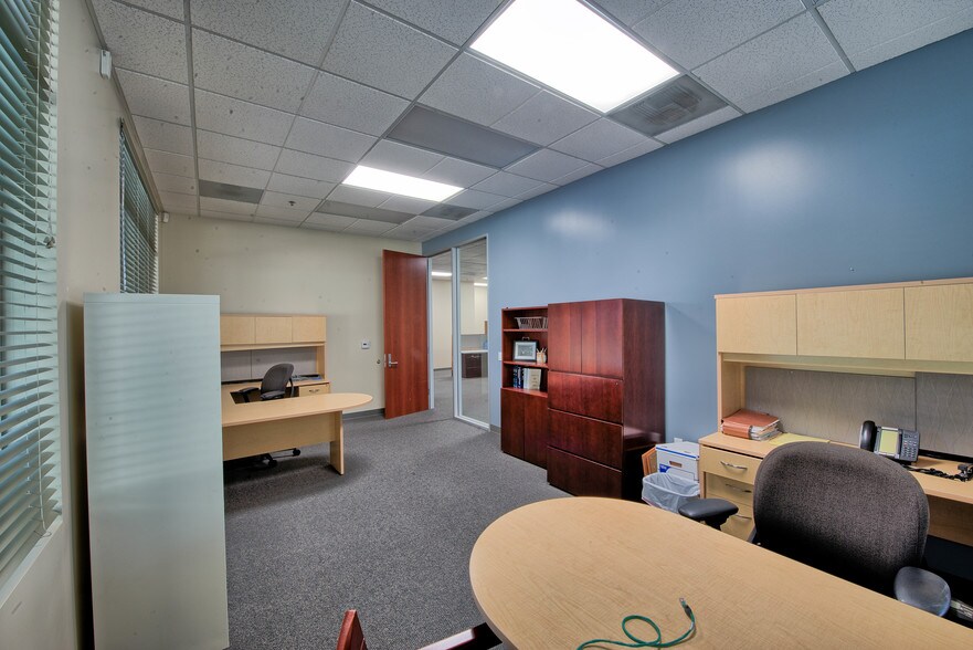 More Photos Of 11840 Pierce St, Riverside Office For Lease