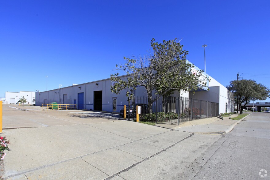 Primary Photo Of 9153-9155 Wallisville Rd, Houston Warehouse For Lease