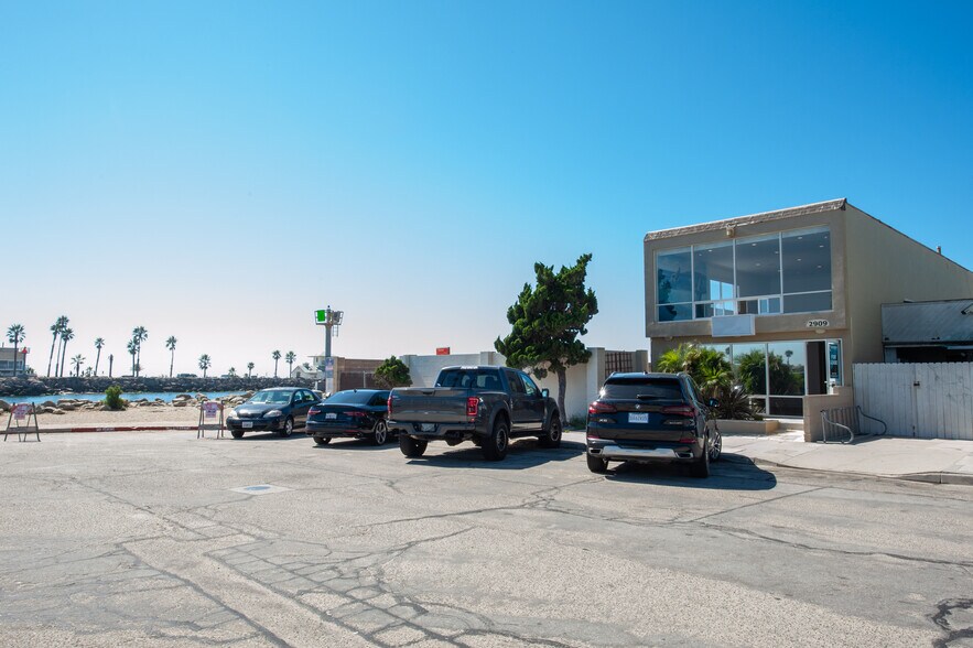 More Photos Of 2909 Ocean Dr, Oxnard Loft Creative Space For Lease