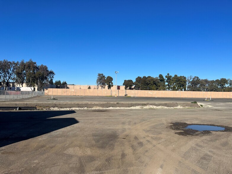 Primary Photo Of 1680 Sabre Street, Hayward Land For Lease