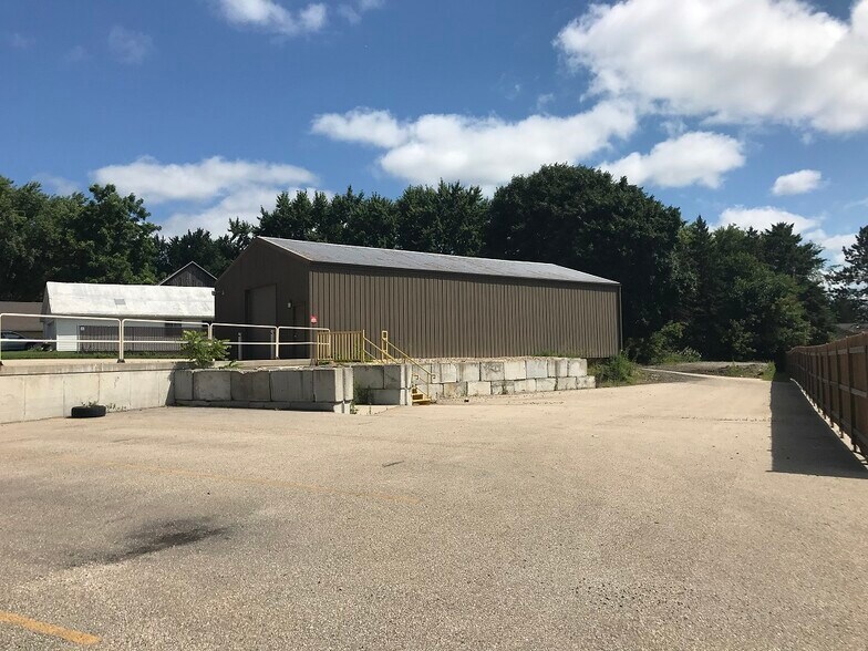 More Photos Of 612 N Main St, Cottage Grove Distribution For Lease