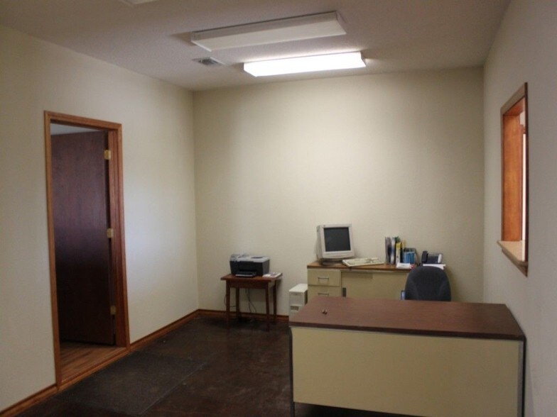 More Photos Of 3097 Brick Plant Rd, Snyder Manufacturing For Sale