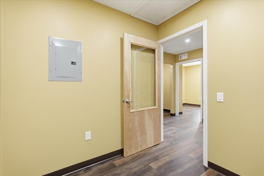 More Photos Of 641 S Prince St, Lancaster Storefront For Sale