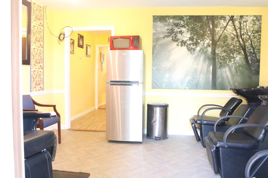 More Photos Of 5507 Winchester Rd, Memphis Office For Lease