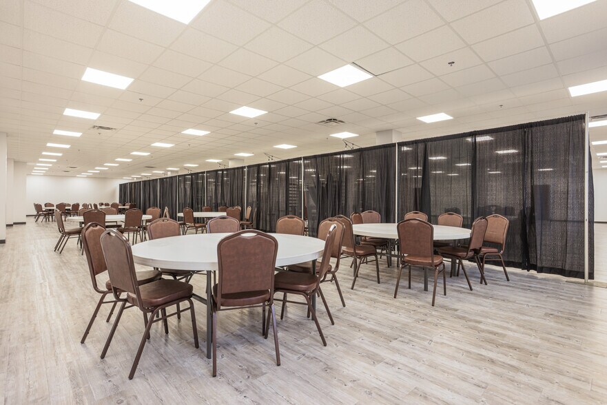 More Photos Of 203 S Washington Ave, Saginaw Medical For Lease