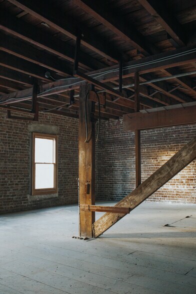 More Photos Of 32 Chambers St, Newburgh Light Manufacturing For Sale