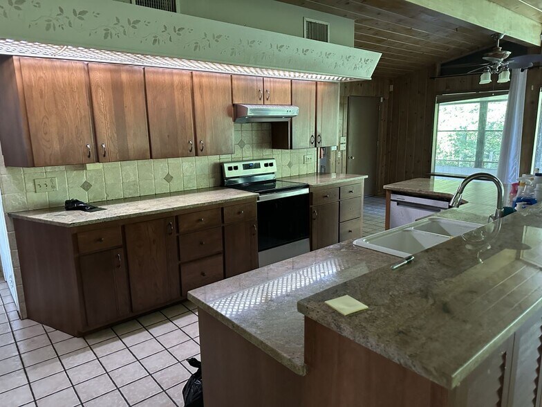 More Photos Of 4730 Scottdale Rd, Saint Joseph Specialty For Sale