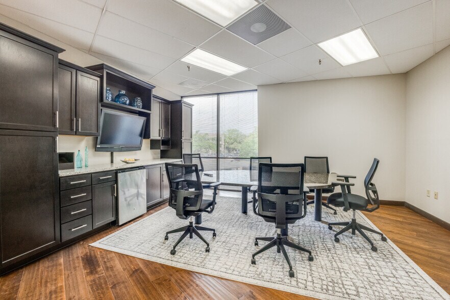 More Photos Of 10707 Corporate Dr, Stafford Coworking Space