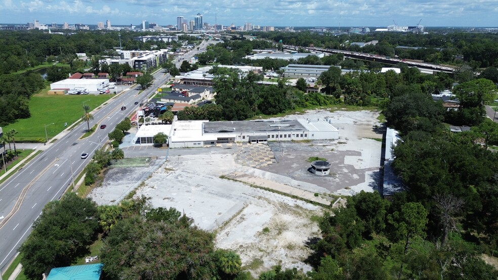 More Photos Of 3261 Philips Hwy, Jacksonville Warehouse For Lease