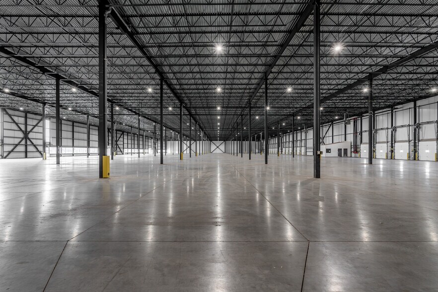 More Photos Of 3501 Rue F.-X.-Tessier, Vaudreuil-dorion Warehouse For Lease