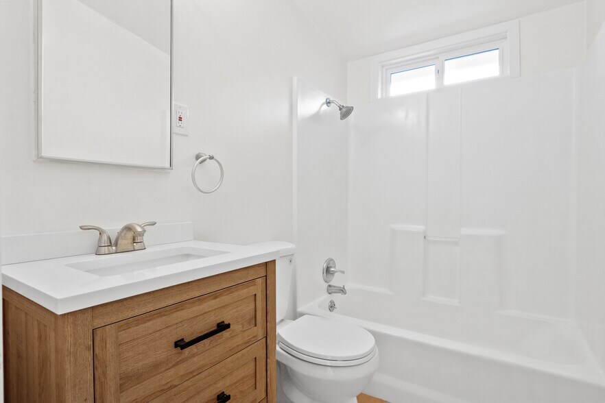 More Photos Of 609 W E St, Wilmington Apartments For Sale
