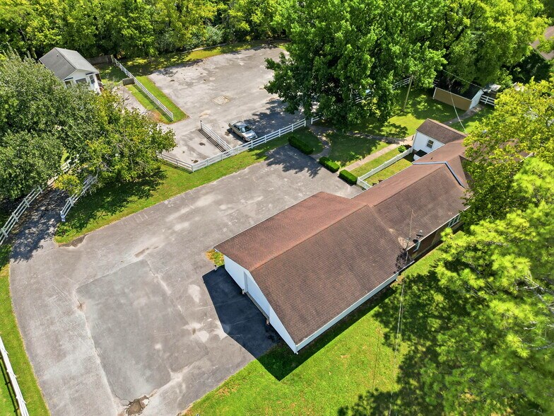 More Photos Of 1063 Louisville Hwy, Goodlettsville Flex For Sale