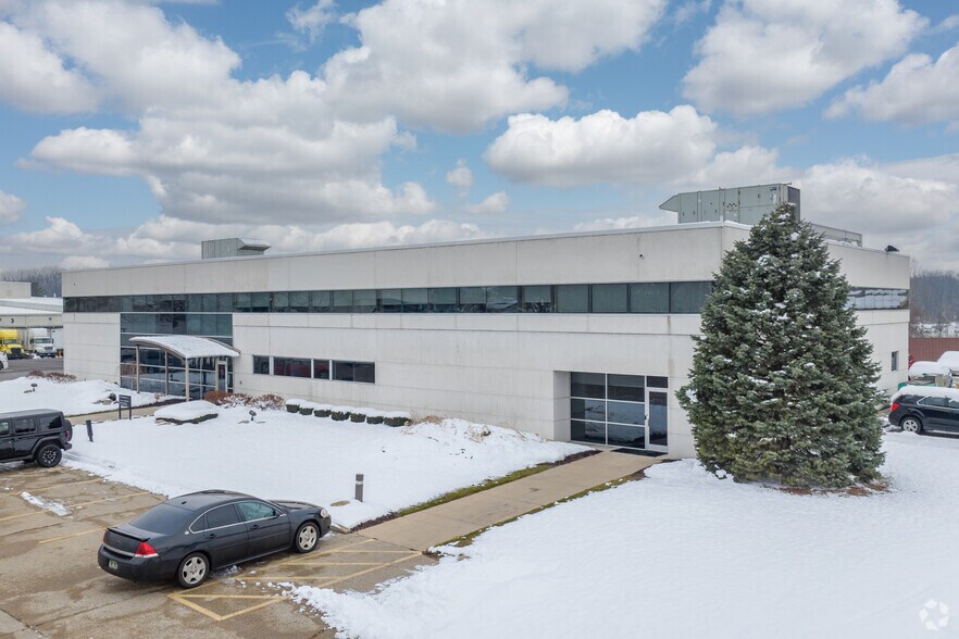 More Photos Of 5271 Plainfield Ave NE, Grand Rapids Office For Sale