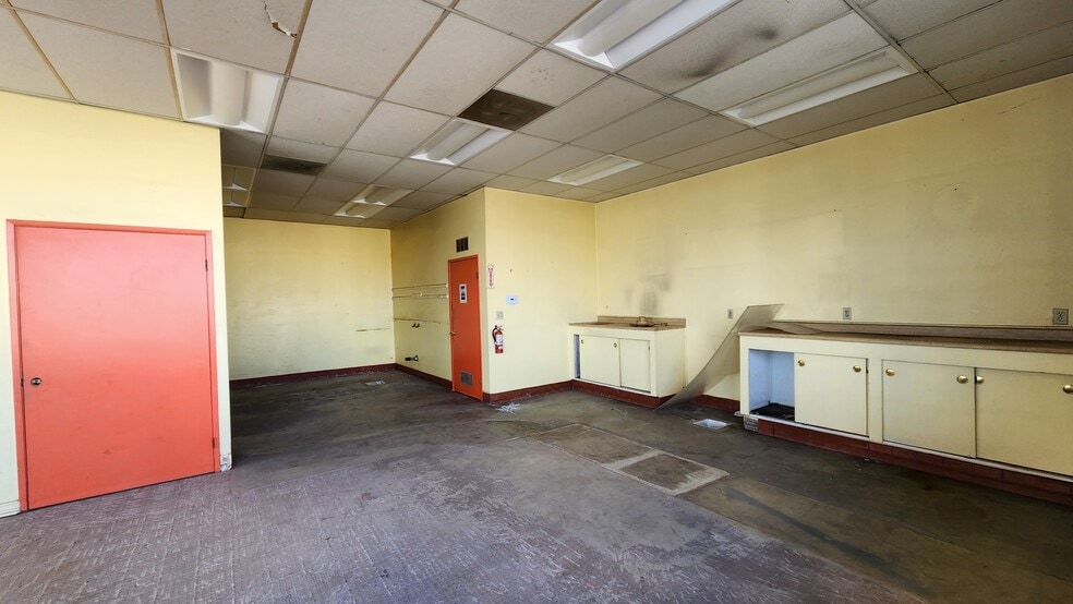 More Photos Of 6511-6517 Lankershim Blvd, North Hollywood Freestanding For Lease