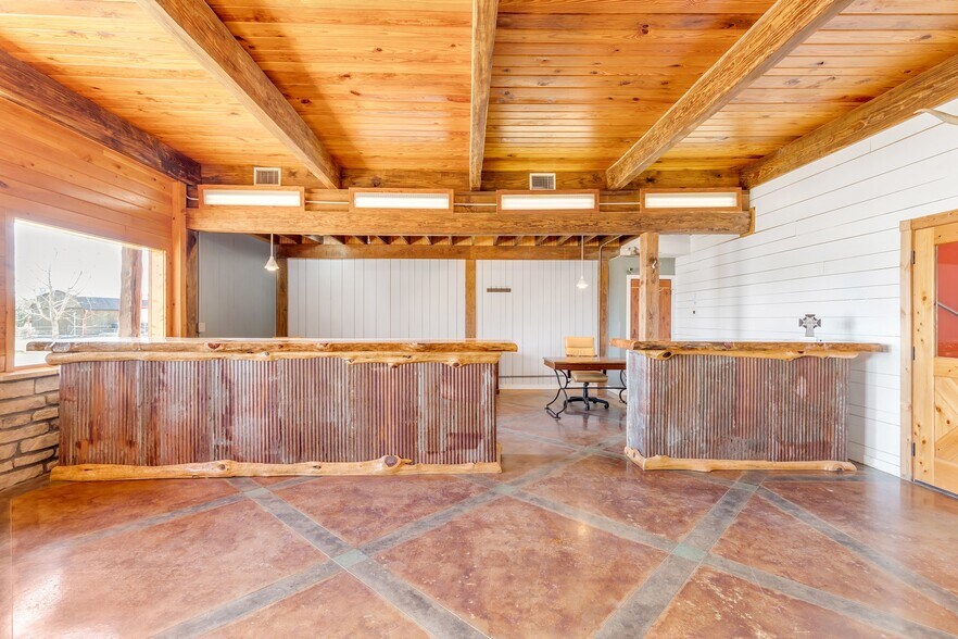More Photos Of 1374 State Hwy 71, Bastrop Flex For Lease