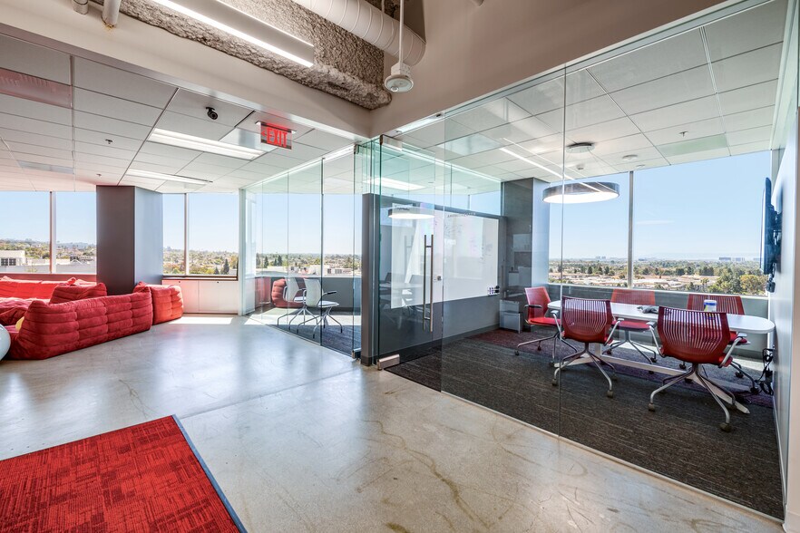 More Photos Of 400 Corporate Pointe, Culver City Coworking Space