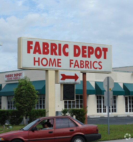 More Photos Of 10175 S Dixie Hwy, Miami Storefront For Sale