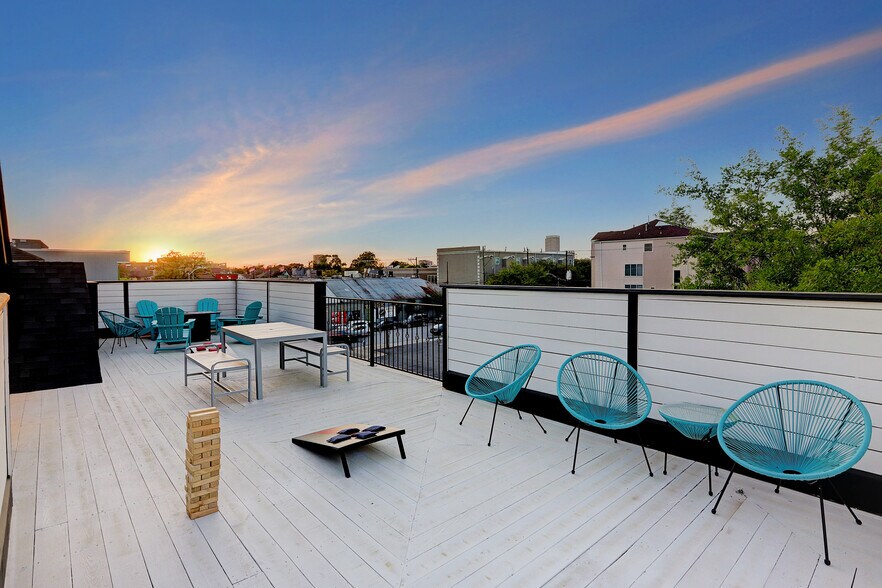 More Photos Of 235 Westheimer Rd, Houston Apartments For Sale