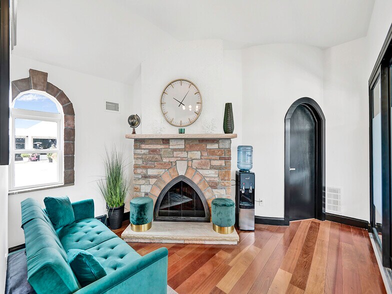 More Photos Of 2041 Park St, Atlantic Beach Loft Creative Space For Lease