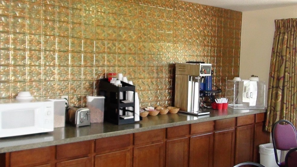 More Photos Of 265 Colonels Dr, Columbus Junction Hotel For Sale