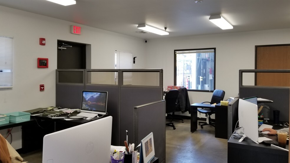 More Photos Of 7522 Maie Ave, Los Angeles Manufacturing For Lease