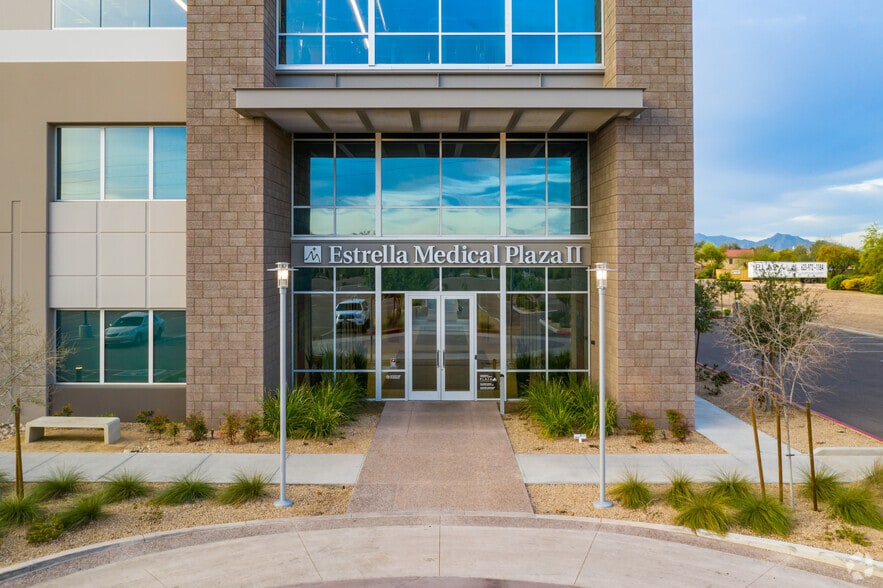 More Photos Of 9321 W Thomas Rd, Phoenix Medical For Lease