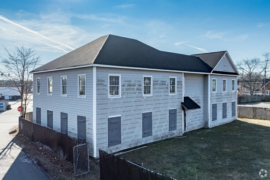 More Photos Of 21 Old Montauk Hwy, Mastic Medical For Sale