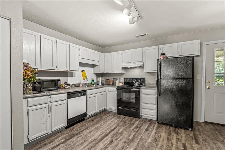 More Photos Of 15 Pivot Rock Rd, Eureka Springs Apartments For Sale