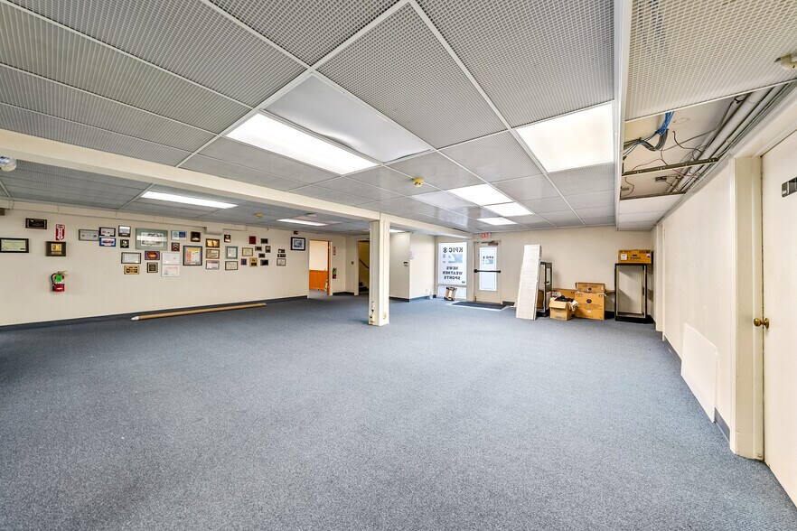 More Photos Of 655 W Umpqua St, Roseburg Radio TVTransmission Facilities For Sale