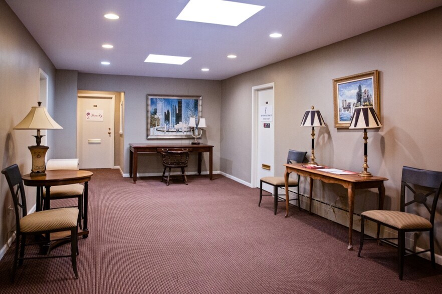 More Photos Of 4705-4707 Willow Springs Rd, La Grange Medical For Lease