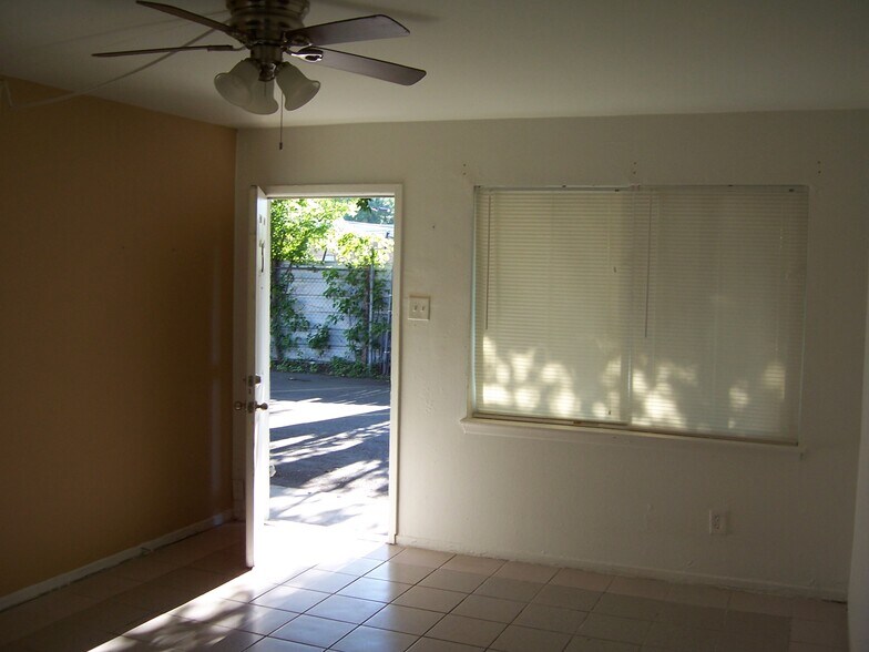 More Photos Of 26 Farrell St, Houston Apartments For Sale