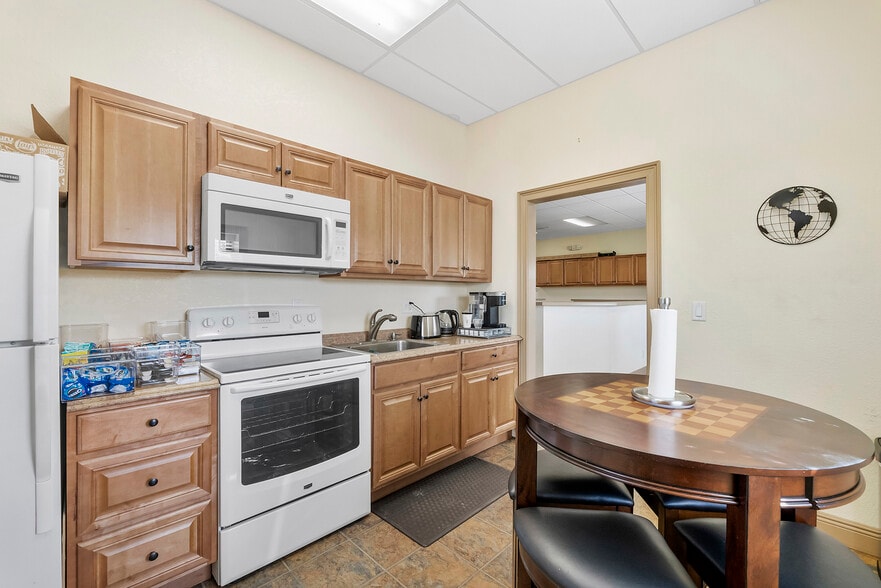 More Photos Of 1133 53rd Ct N, Mangonia Park Warehouse For Sale