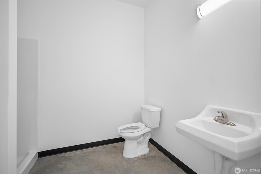 More Photos Of 1972 Baltic Way, Ferndale Light Distribution For Sale