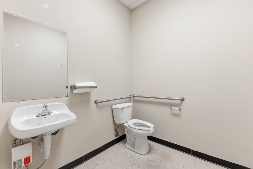 More Photos Of 45 Old Peachtree Rd NE, Suwanee General Retail For Lease