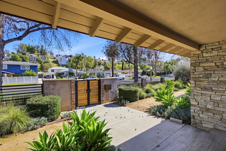More Photos Of 5237 Topanga Canyon Blvd, Woodland Hills Multifamily For Sale