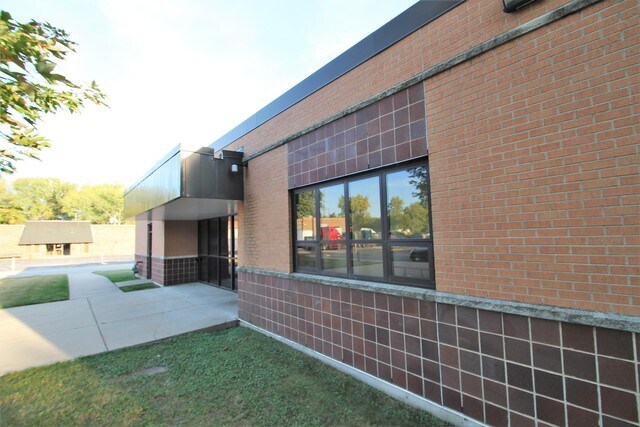 More Photos Of 14240 Dante Ave, Dolton Loft Creative Space For Lease