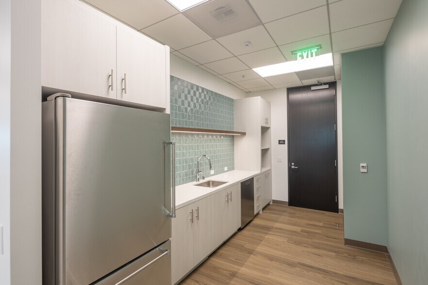 More Photos Of 18301 Von Karman Ave, Irvine Unknown For Lease