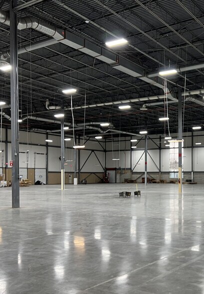 More Photos Of 7001 Discovery Blvd, Dublin Warehouse For Lease