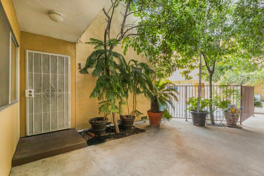 More Photos Of 14641 Magnolia Blvd, Sherman Oaks Apartments For Sale
