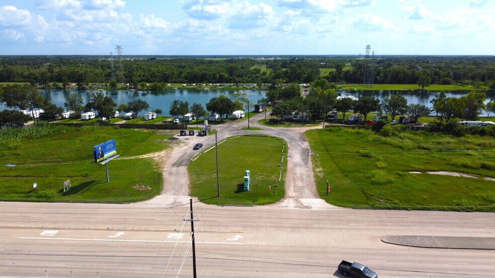 More Photos Of 19230 Morris Ave, Manvel Trailer Camper Park For Sale